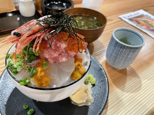 すし居酒屋　湊